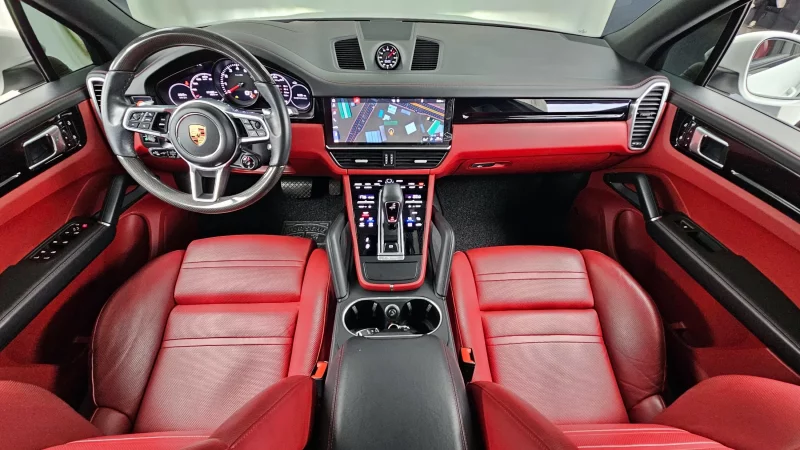 Porsche CAYENNE