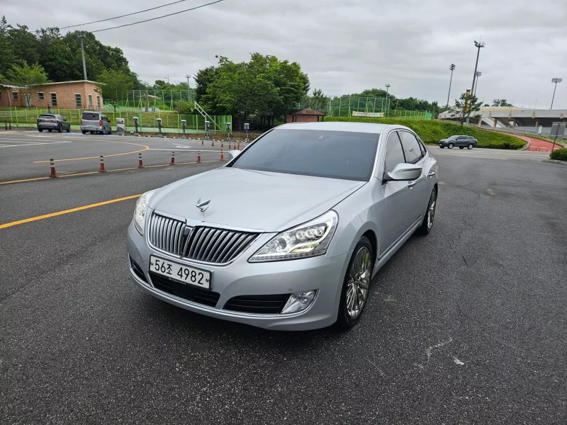 Hyundai Equus