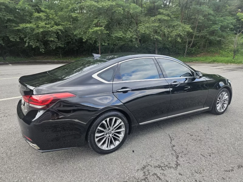 Hyundai Genesis