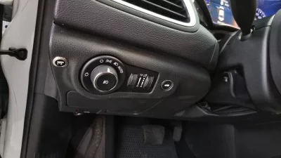 Chrysler 200