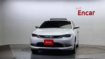 Chrysler 200