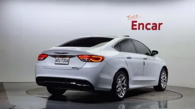 Chrysler 200