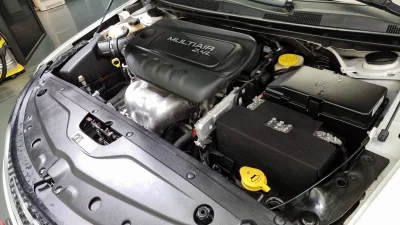 Chrysler 200