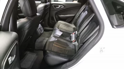 Chrysler 200