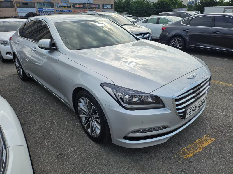 Hyundai Genesis
