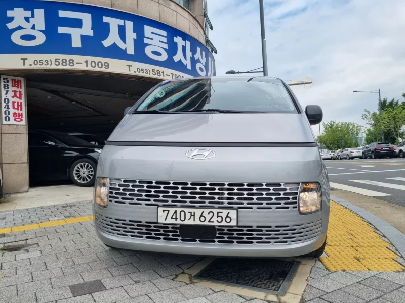 Hyundai Staria