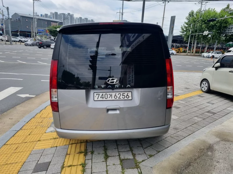 Hyundai Staria