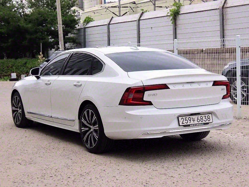 Volvo S90