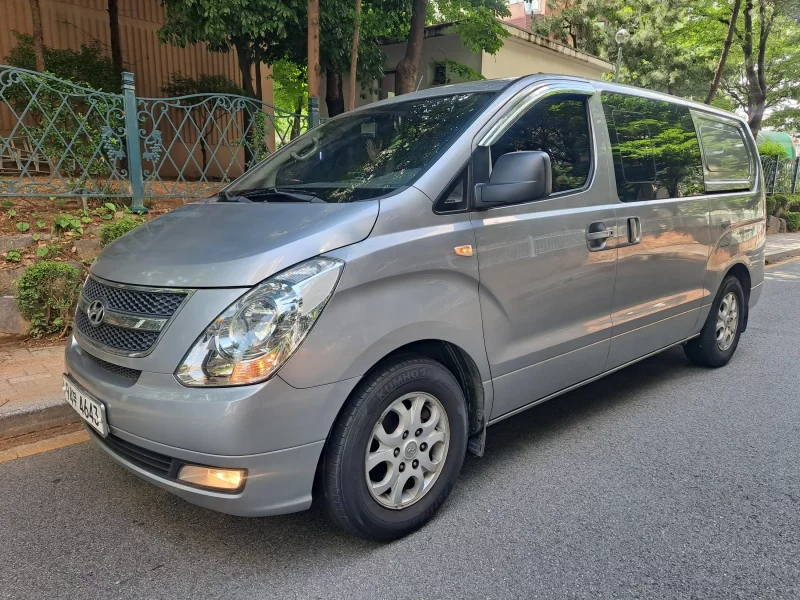 Hyundai Starex