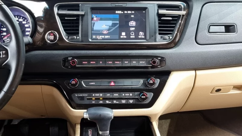 Kia Carnival