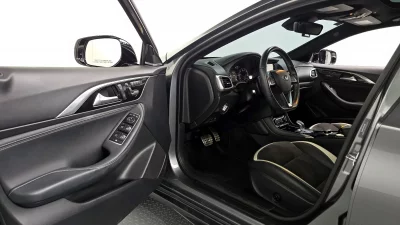 Infiniti Q30