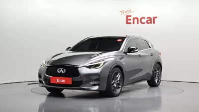 Infiniti Q30