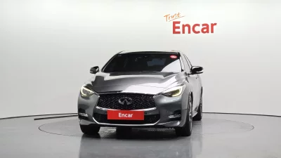 Infiniti Q30