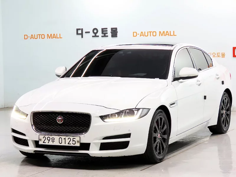 Jaguar XE