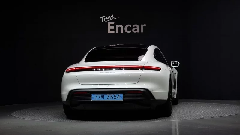 Porsche TAYCAN