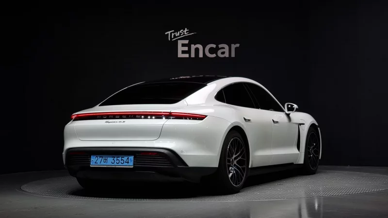 Porsche TAYCAN