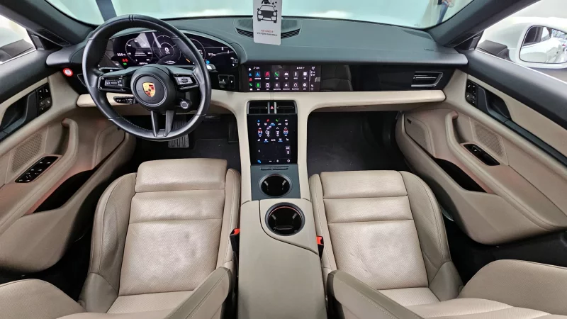 Porsche TAYCAN