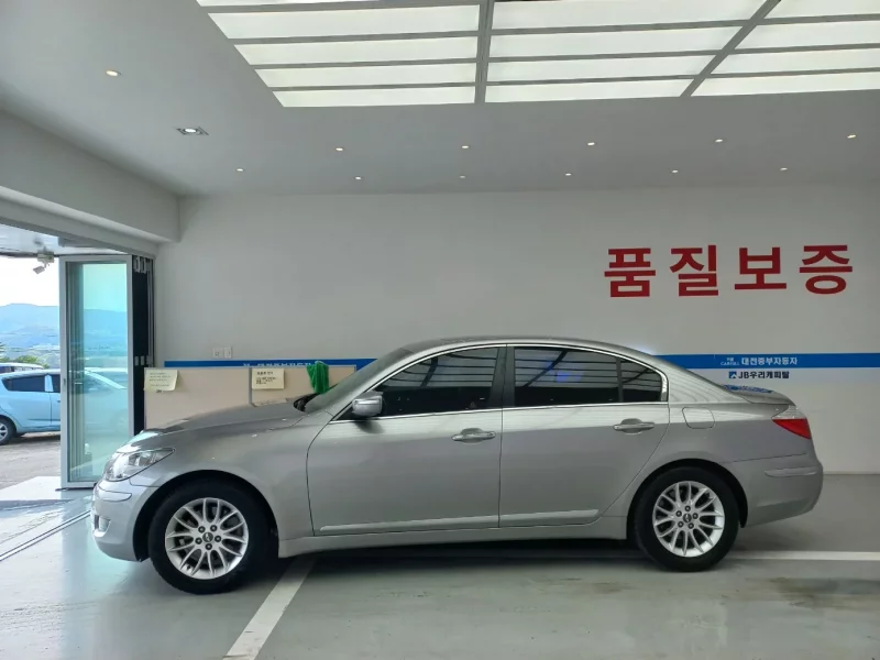 Hyundai Genesis