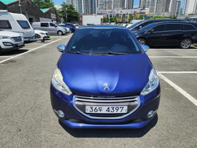 Peugeot 208