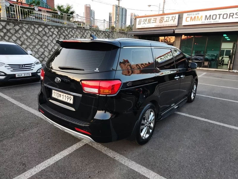 Kia Carnival
