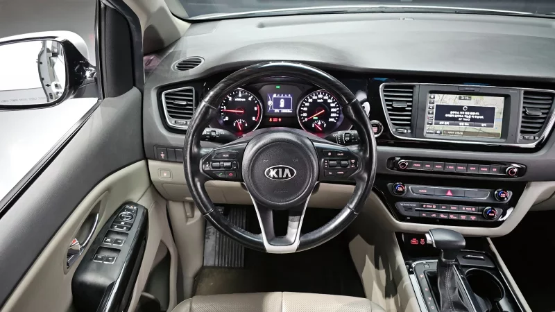Kia Carnival