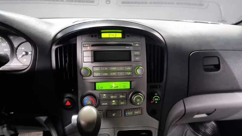 Hyundai Starex