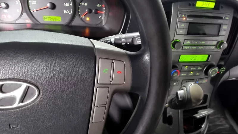Hyundai Starex