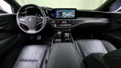Lexus LS