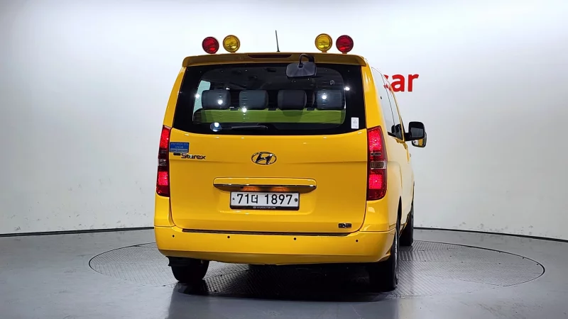 Hyundai Starex