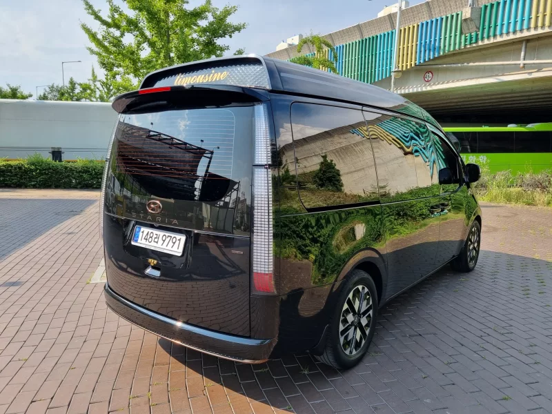 Hyundai Staria