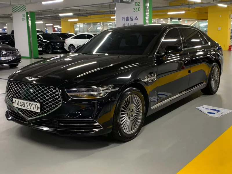 Genesis G90