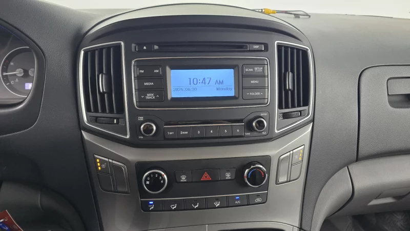 Hyundai Grand Starex