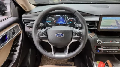 Ford EXPLORER