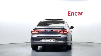 Renault SM6
