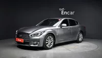 Infiniti Q70