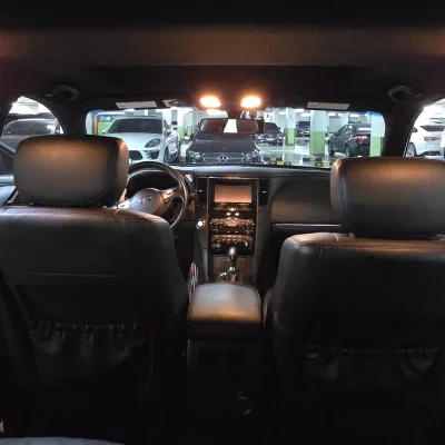 Infiniti QX70