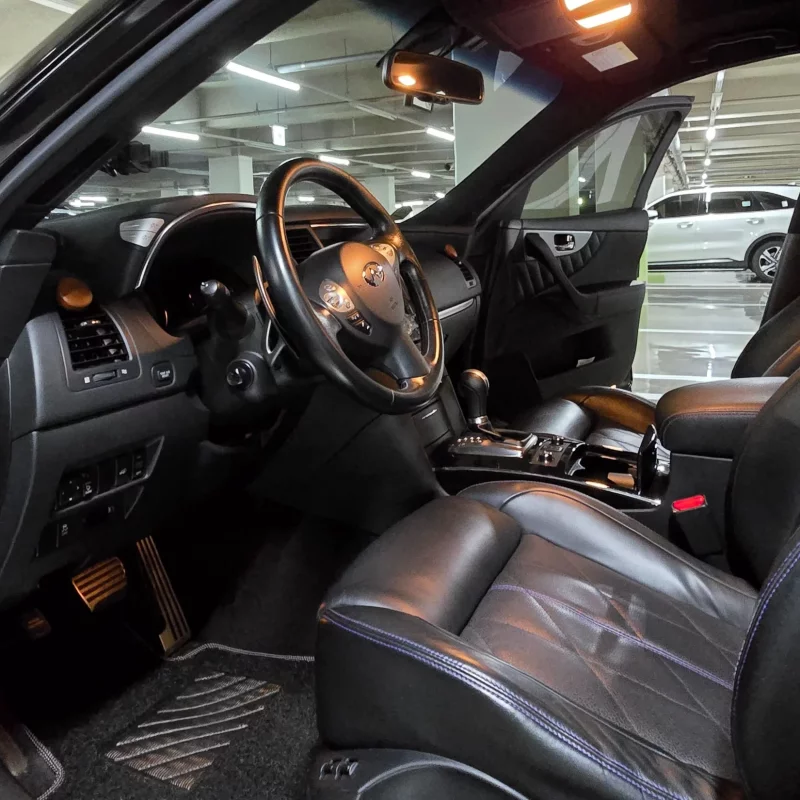 Infiniti QX70