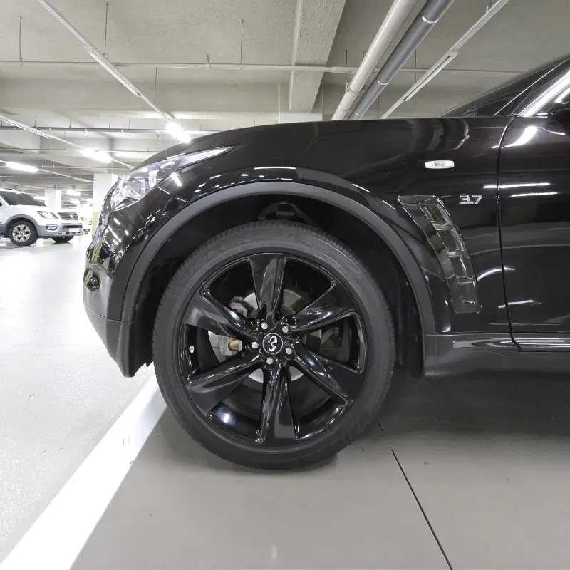 Infiniti QX70