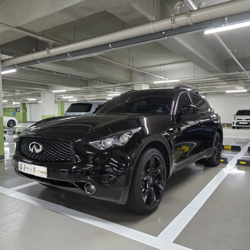 Infiniti QX70