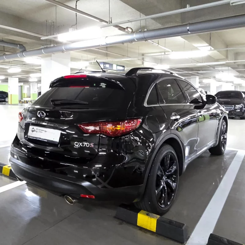 Infiniti QX70