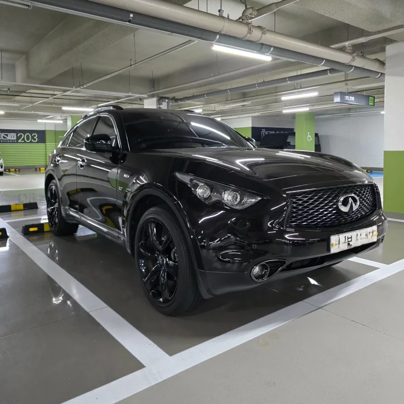 Infiniti QX70