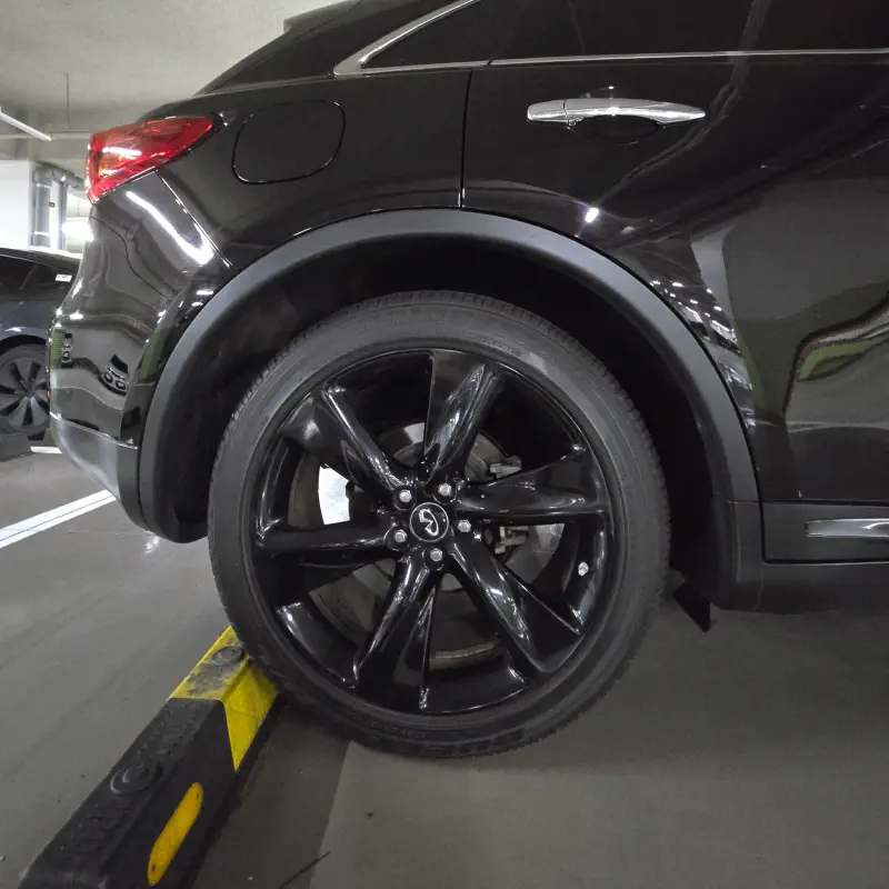 Infiniti QX70