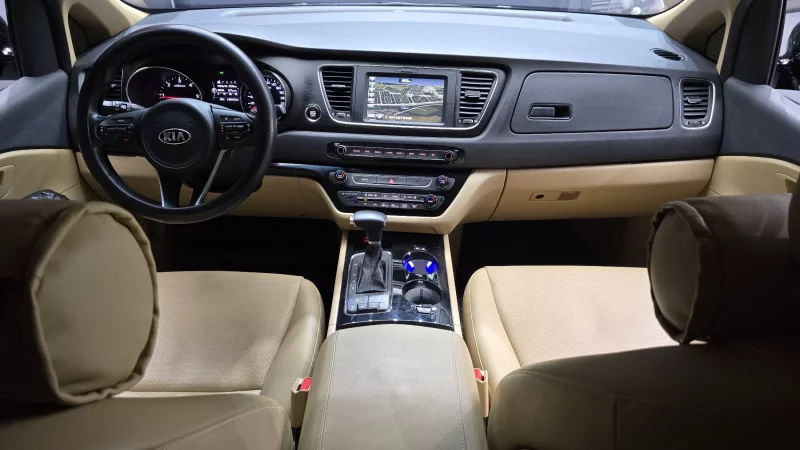 Kia Carnival