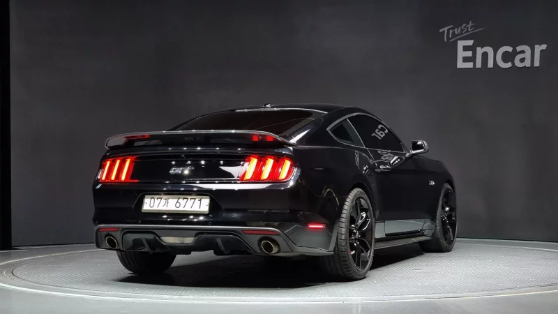 Ford MUSTANG