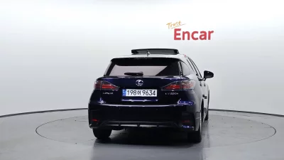 Lexus CT200h