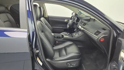 Lexus CT200h