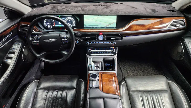 Genesis EQ900