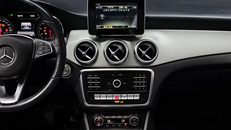 Mercedes-Benz GLA-Class