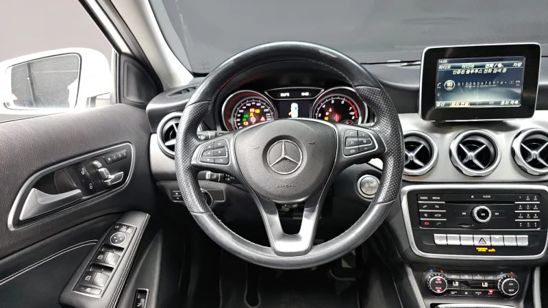 Mercedes-Benz GLA-Class