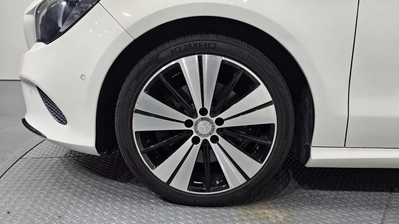 Mercedes-Benz CLA-Class